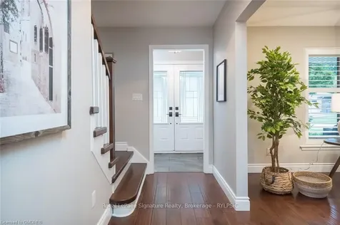 844 Bishop Court Milton ON L9T 3N1
