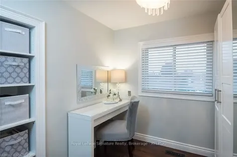 844 Bishop Court Milton ON L9T 3N1