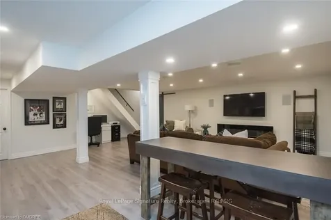 844 Bishop Court Milton ON L9T 3N1