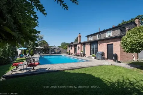 844 Bishop Court Milton ON L9T 3N1