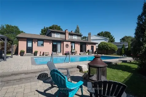 844 Bishop Court Milton ON L9T 3N1