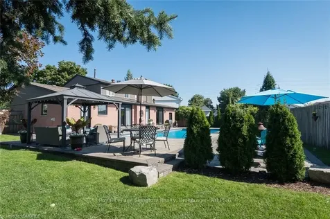 844 Bishop Court Milton ON L9T 3N1