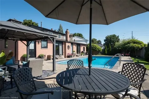 844 Bishop Court Milton ON L9T 3N1