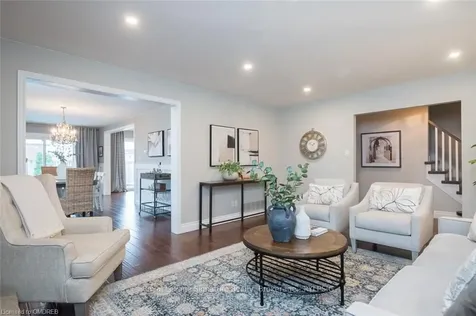 844 Bishop Court Milton ON L9T 3N1