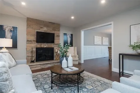 844 Bishop Court Milton ON L9T 3N1