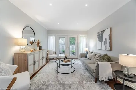 331 Robinson Street Oakville ON L6H 1H1