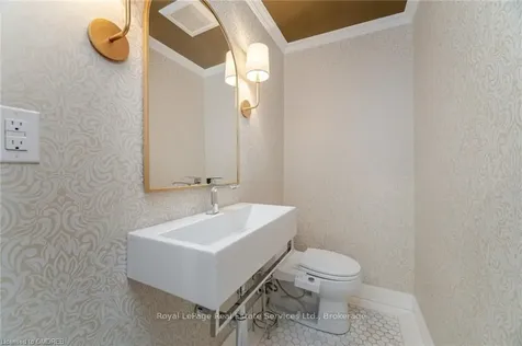331 Robinson Street Oakville ON L6H 1H1