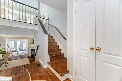 331 Robinson Street Oakville ON L6H 1H1