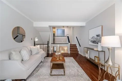 331 Robinson Street Oakville ON L6H 1H1