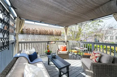 331 Robinson Street Oakville ON L6H 1H1