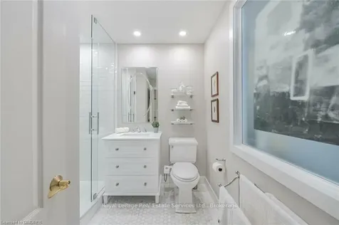 331 Robinson Street Oakville ON L6H 1H1