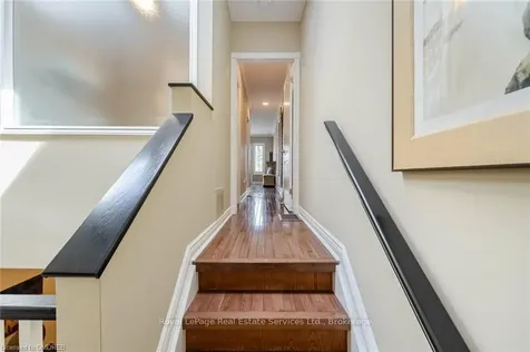 331 Robinson Street Oakville ON L6H 1H1
