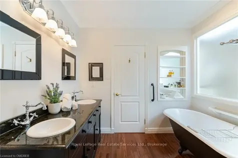 331 Robinson Street Oakville ON L6H 1H1