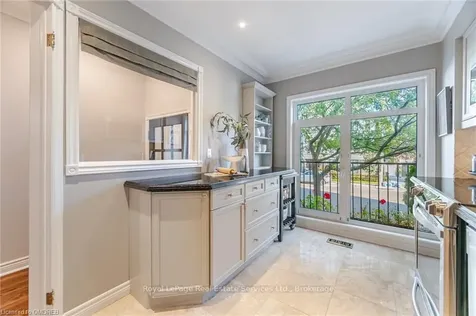 331 Robinson Street Oakville ON L6H 1H1