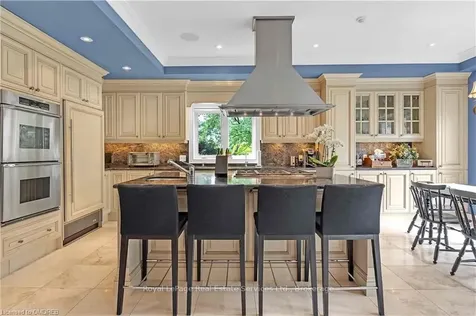 1533 Pinery Crescent Oakville ON L6H 7J9