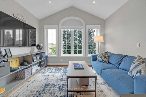 1533 Pinery Crescent Oakville ON L6H 7J9