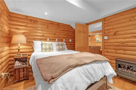 1533 Pinery Crescent Oakville ON L6H 7J9