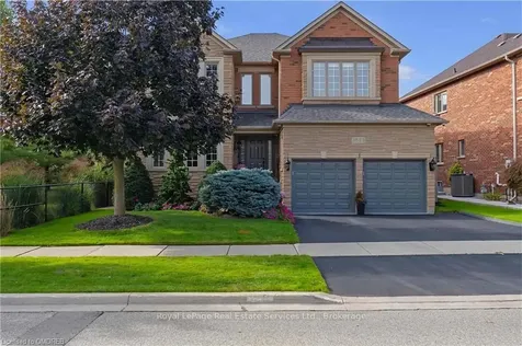 1533 Pinery Crescent Oakville ON L6H 7J9