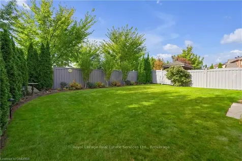 1533 Pinery Crescent Oakville ON L6H 7J9
