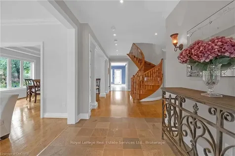 1533 Pinery Crescent Oakville ON L6H 7J9