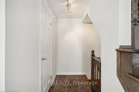 949 Hasselfeldt Heights Milton ON L9T 0M5