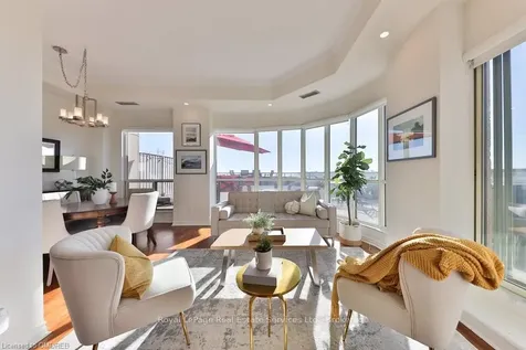 2511 Lakeshore Road W Oakville ON L6L 6L9