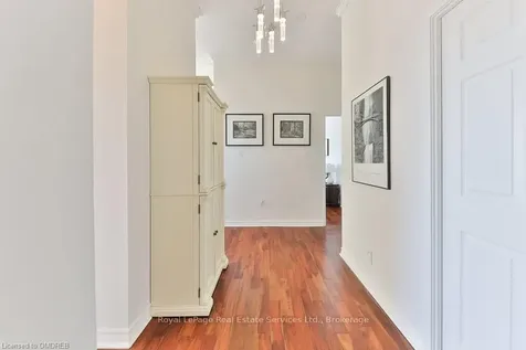 2511 Lakeshore Road W Oakville ON L6L 6L9