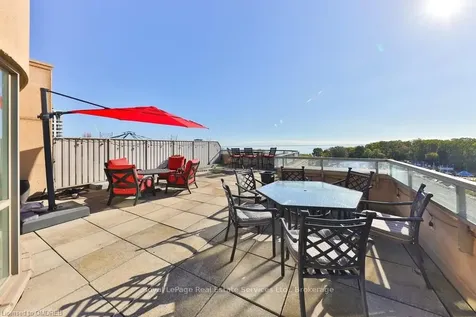 2511 Lakeshore Road W Oakville ON L6L 6L9
