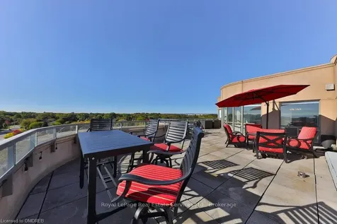 2511 Lakeshore Road W Oakville ON L6L 6L9