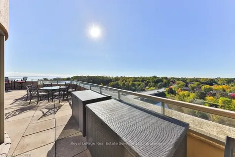 2511 Lakeshore Road W Oakville ON L6L 6L9