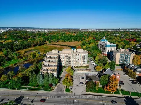 2511 Lakeshore Road W Oakville ON L6L 6L9