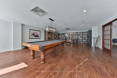 2511 Lakeshore Road W Oakville ON L6L 6L9