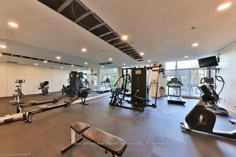 2511 Lakeshore Road W Oakville ON L6L 6L9