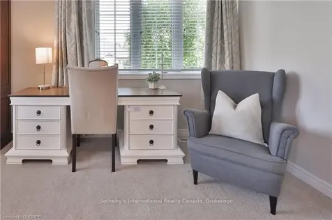 2250 Hummingbird Way Oakville ON L6M 3Z7