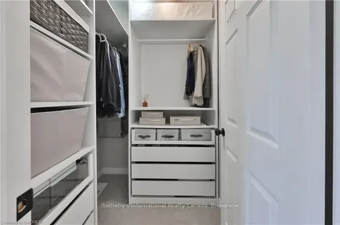 2250 Hummingbird Way Oakville ON L6M 3Z7