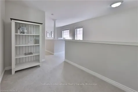 2250 Hummingbird Way Oakville ON L6M 3Z7