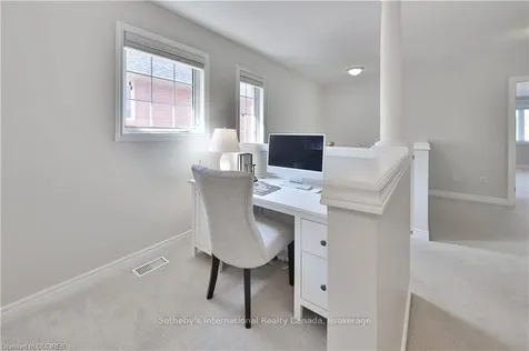 2250 Hummingbird Way Oakville ON L6M 3Z7