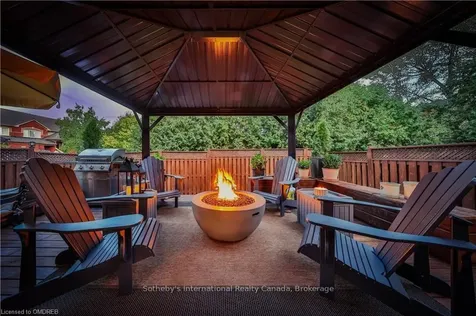 2250 Hummingbird Way Oakville ON L6M 3Z7
