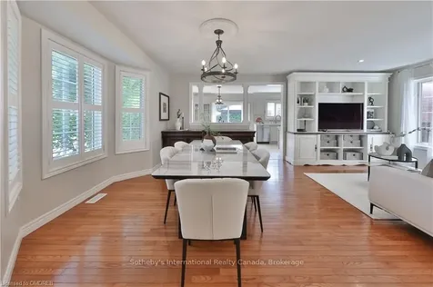 2250 Hummingbird Way Oakville ON L6M 3Z7