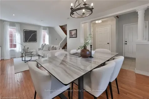 2250 Hummingbird Way Oakville ON L6M 3Z7