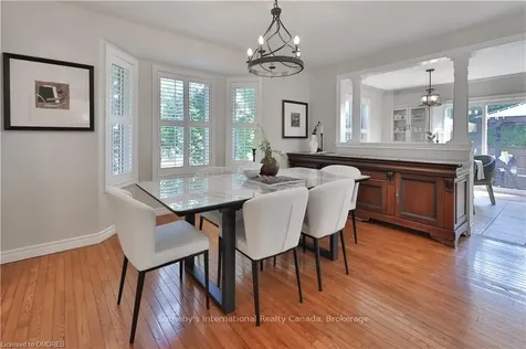 2250 Hummingbird Way Oakville ON L6M 3Z7