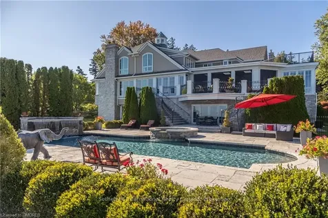 88 Wolfdale Avenue Oakville ON L6L 4R8