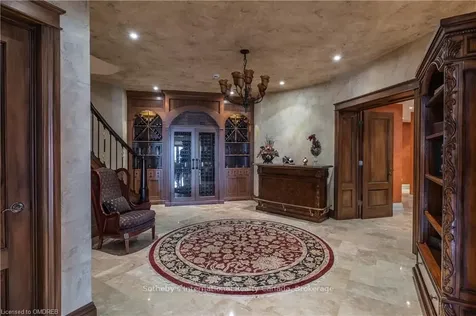 88 Wolfdale Avenue Oakville ON L6L 4R8