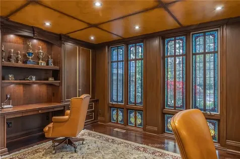 88 Wolfdale Avenue Oakville ON L6L 4R8