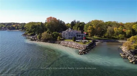 88 Wolfdale Avenue Oakville ON L6L 4R8