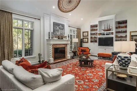 88 Wolfdale Avenue Oakville ON L6L 4R8