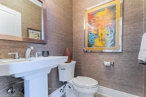 140 Rebecca Street N/a Oakville ON L6K 1J5