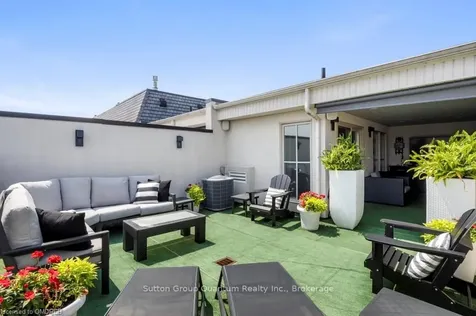 140 Rebecca Street N/a Oakville ON L6K 1J5