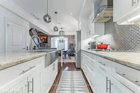 140 Rebecca Street N/a Oakville ON L6K 1J5