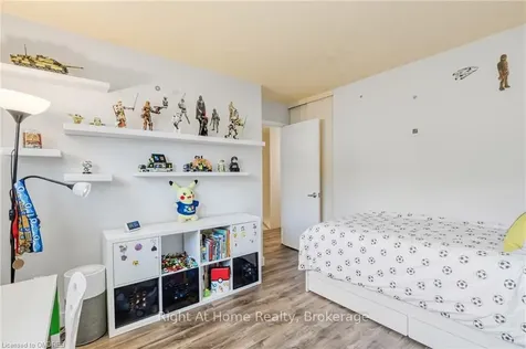 5475 Lakeshore Road Burlington ON L7L 1E1